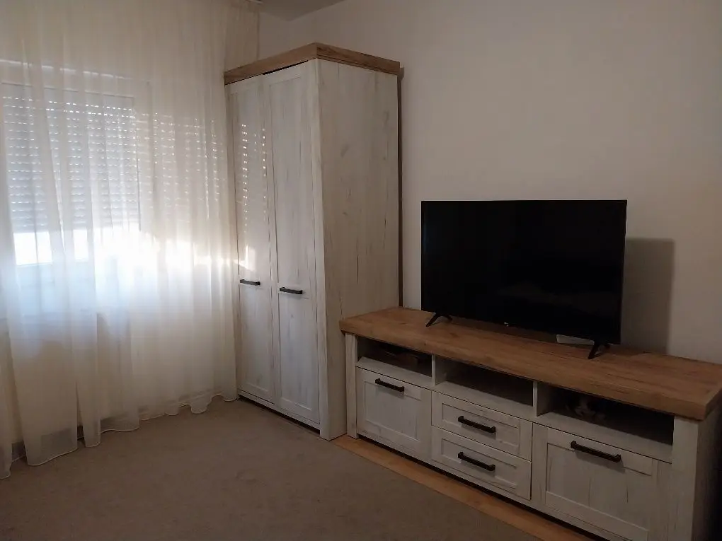 Apartament 3 camere cu garaj autorizat și beci