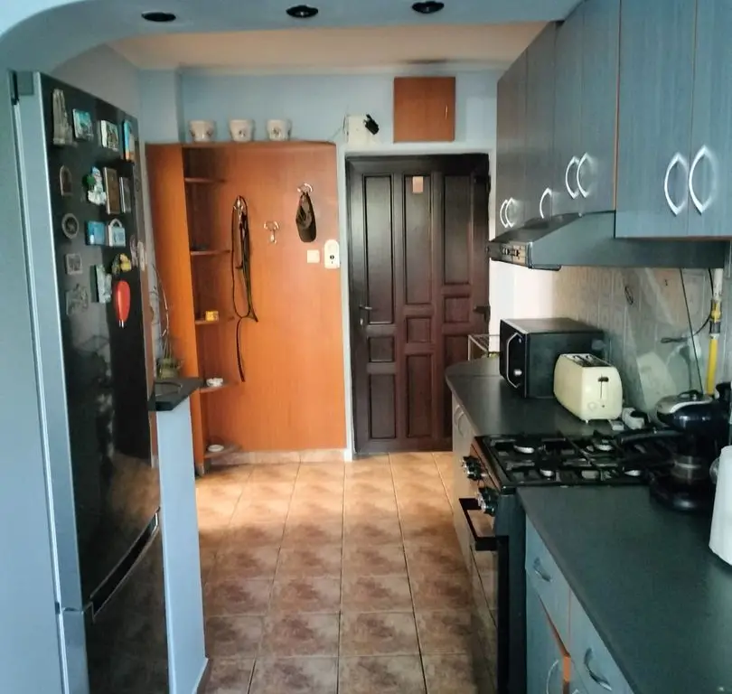 ageuropa.ro vinde apt. 3 cam. 73mp la PARTER in Micro 15.
