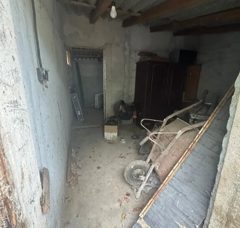 Casă de vânzare pe strada Sabarului