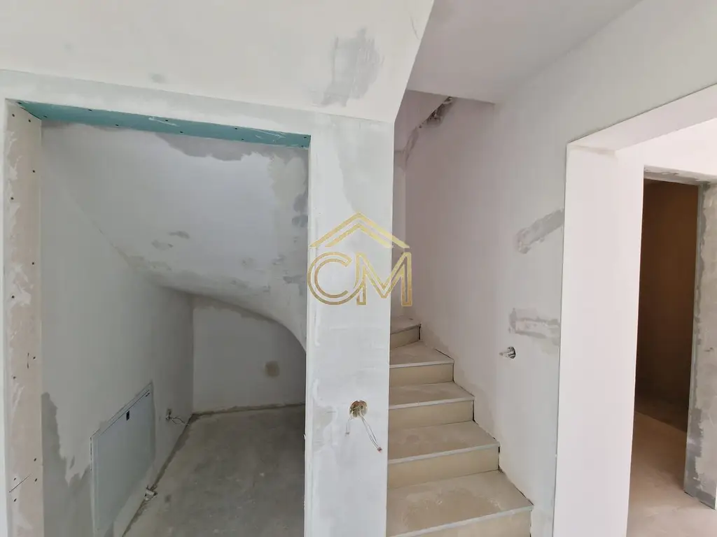 Casă 4 Camere - 110 MPU - 264 MP Teren - Terasa
