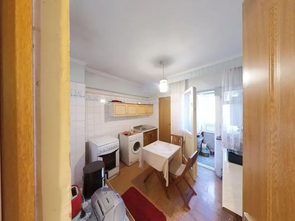 Apartament 4 Camere Ultracentral, Decomandat, Etaj 2