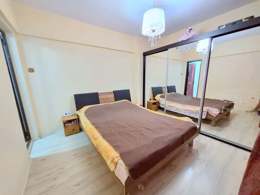 De inchiriat apartament cu 2 camere, Micro 17, parter, 400 euro