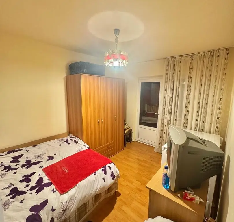 Apartament 3 camere de vânzare – Tineretului