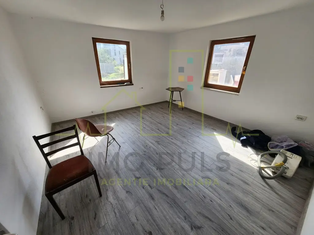 Casa individuala. Sag. Teren 604. 2 Bai. 4 Camere. Se preda la cheie.