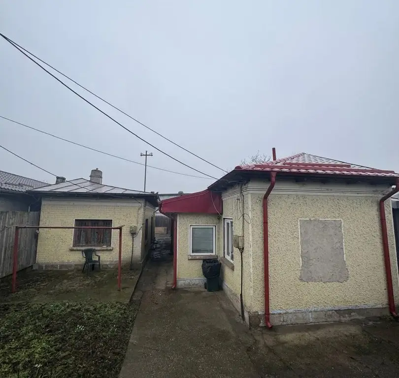 Casă de vânzare – Strada Ramadan