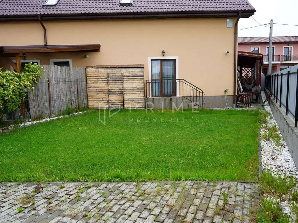 Casă familială spațioasă în zonă liniștită | Sângeorgiu de Mureș |