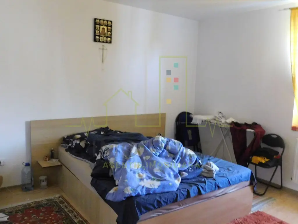 Casa individuala. 2 fronturi. Pozitie buna.