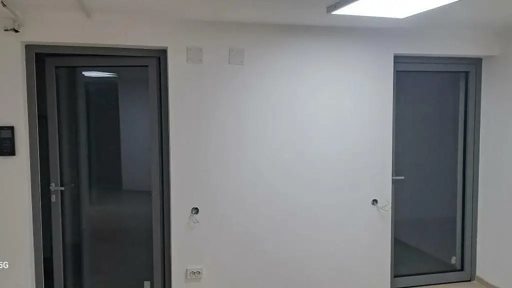 BRASADAS închiriază sp com 35mp zona UNIRII