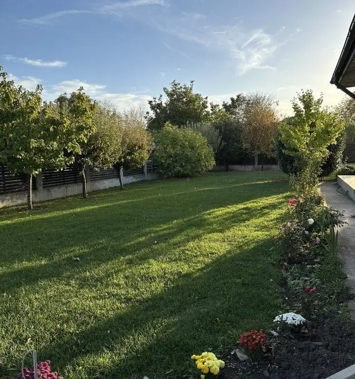 Casa /vila de vanzare - Militari zona Păcii