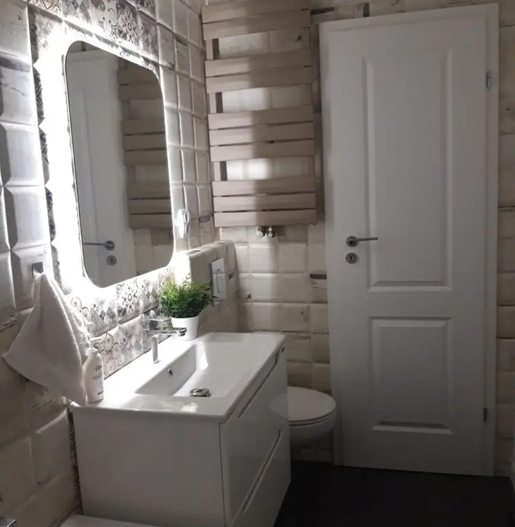 Vand apartament zona Razoare (mobilat, utilat premium)