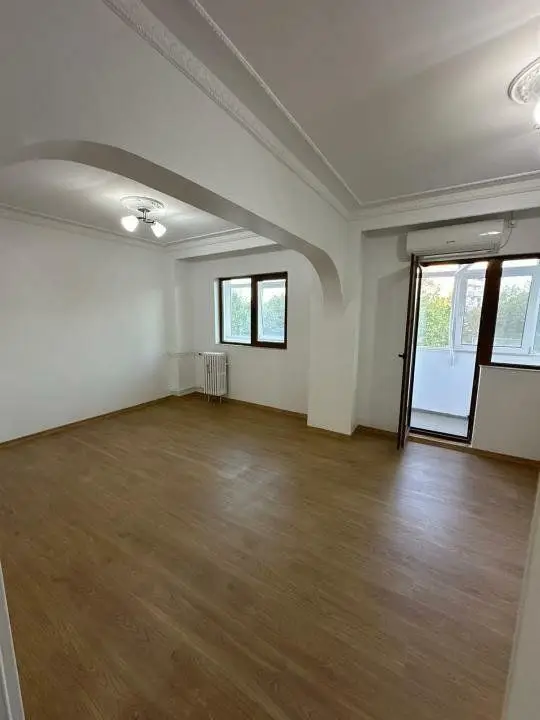 Vand apartament 4 camere Drumul Taberei Valea Argesului 2