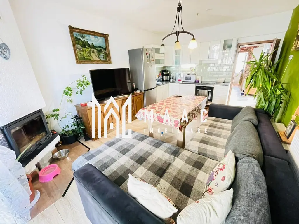 Casă tip înșiruită | 3 camere | 2 băi | Curte 24 mp