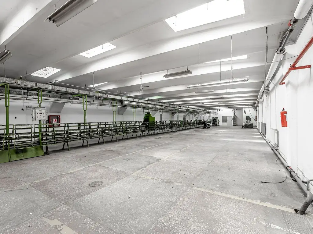 4.049 mp Hale industriale în Arad, aproape de A1