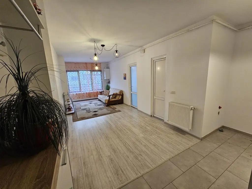 BRASADAS vinde ap Nou cu 2 cam etaj 2/4 in Carpați 2.