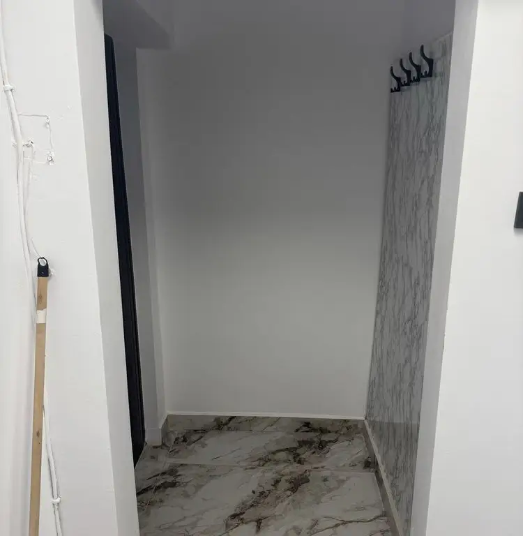 BRASADAS vinde ap 2 cam RENOVAT etaj 4/4 Humulești.