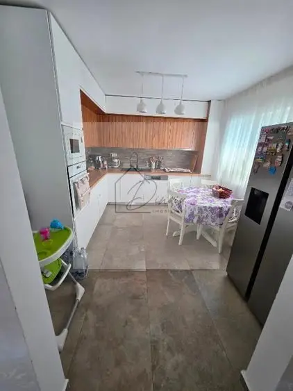 Vila de vânzare in centrul Com. Berceni I P+E+POD I COMISION 0%