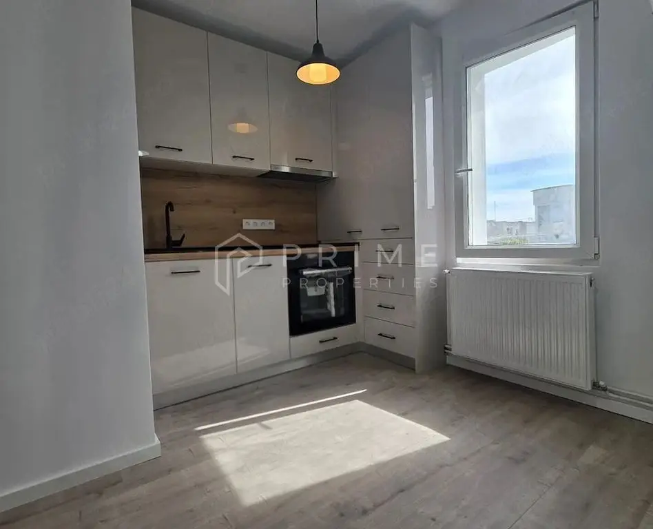 Apartament modern cu 3 camere, complet renovat – Zona Unirii