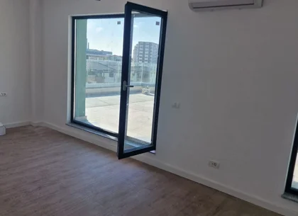 Penthouse la 3 minute de Metrou Mihai Bravu