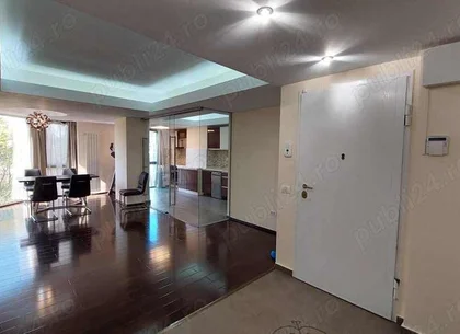 Vînzarea apartament 4 camere