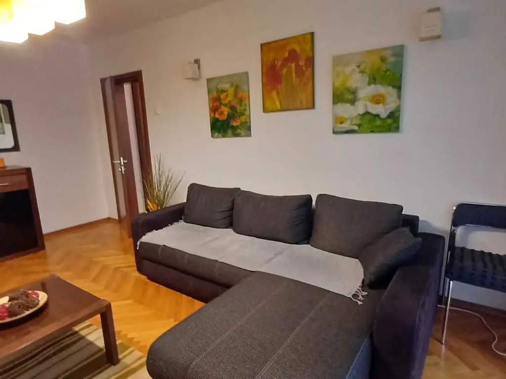 BRASADAS închiriază ap 2 cam etaj 1 Unirii fantani,