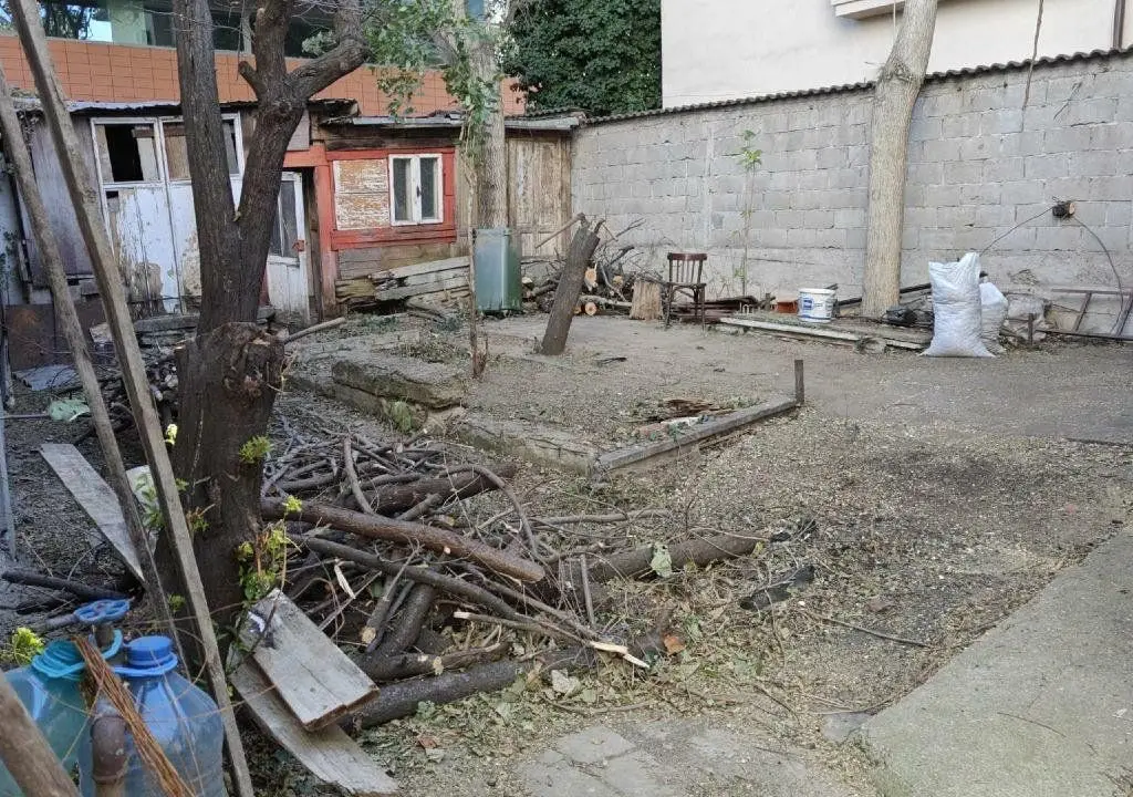 Teren 293 mp si casa 94 mp, doar acces pietonal