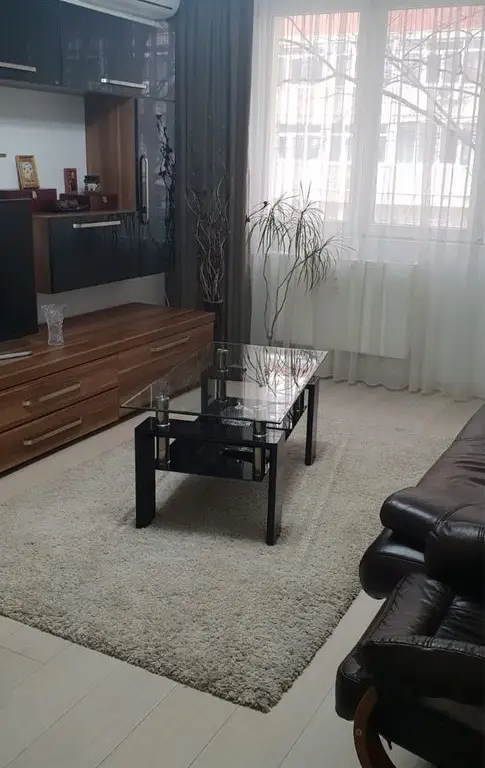 Vand apartament 4 camere