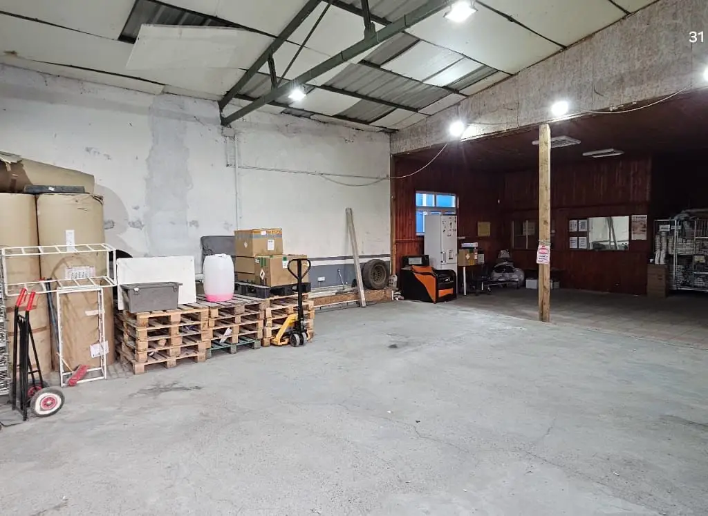 De inchiriat - Hala/Spatiu logistic si spatii birouri - Centura Galati