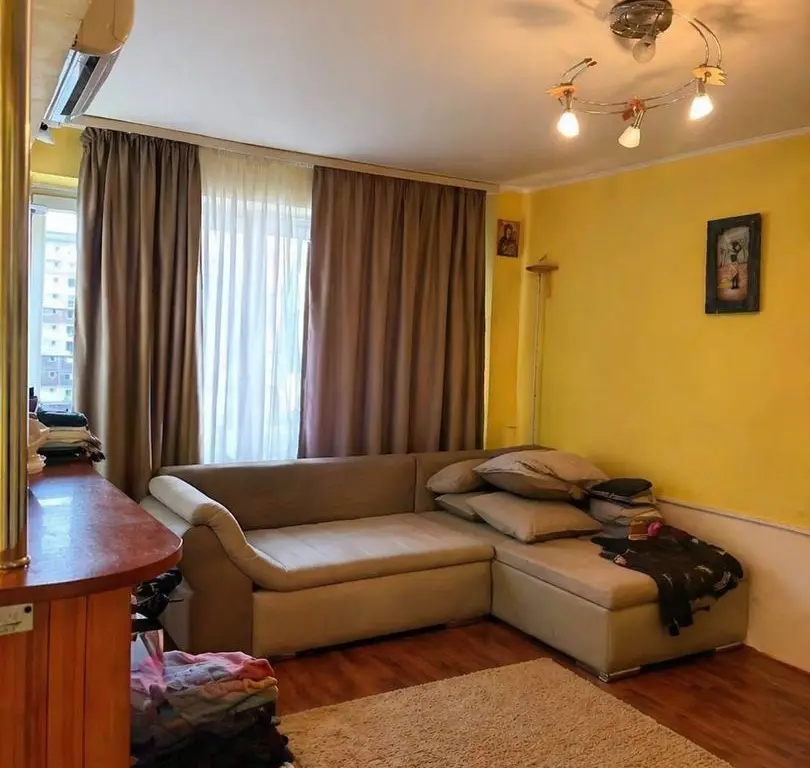 De vanzare apartament cu 4 camere, Dunarea Mall, 95.000 euro