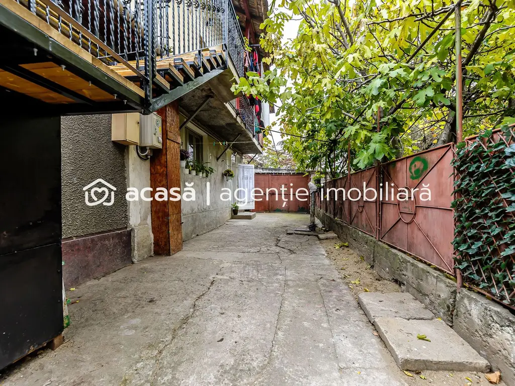 Locuință pentru familie mare apartament la casă, cu teren, Bujac.