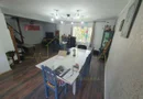 Casa individuala pe parter, cu pod foarte inalt amenajat.