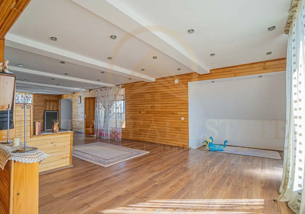 Agigea - Vila D+P+1E+M pe un teren de 772 mp cu o deschidere de 21,46 m.