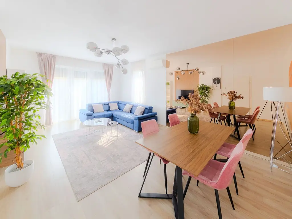 Apartament 3 camere, ultracentral, Oradea. 287 000 E. Comision 0