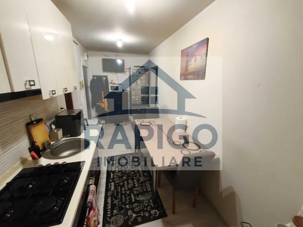 Apartament 2 camere decomandat de vânzare