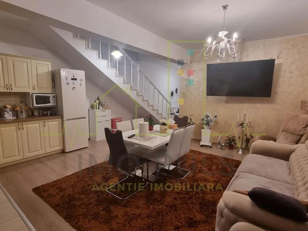 4 Camere. Mobilat si utilat. Drum asfaltat.