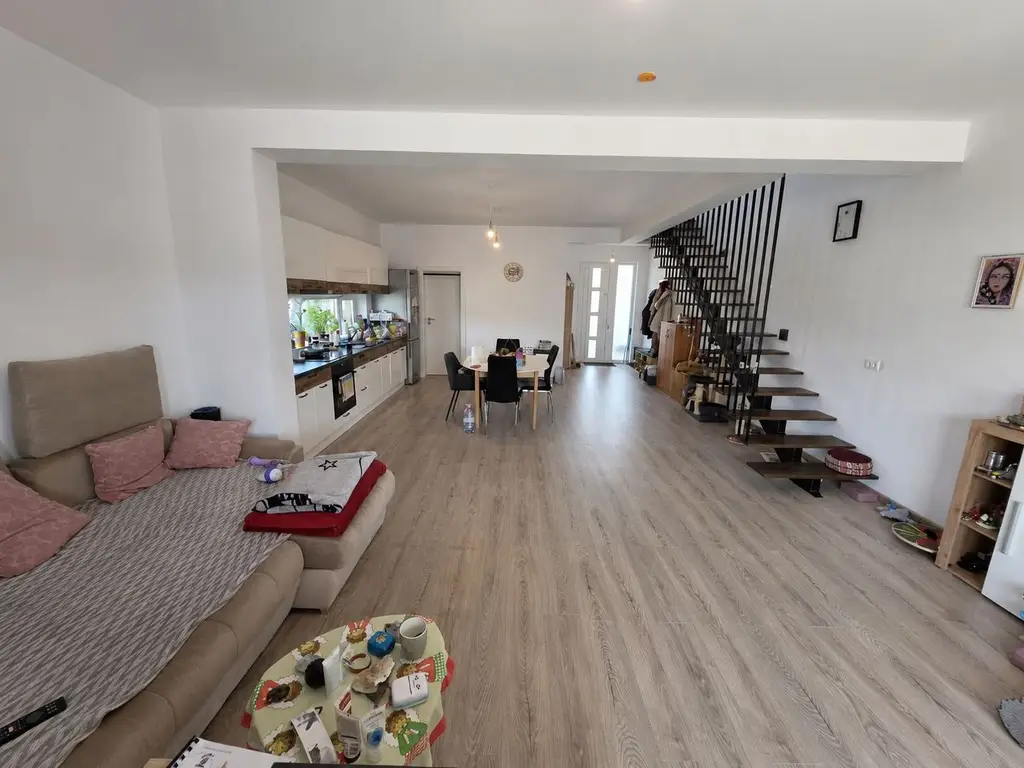 DUPLEX P+1E DE VÂNZARE ÎN MOṢNITA NOUĂ