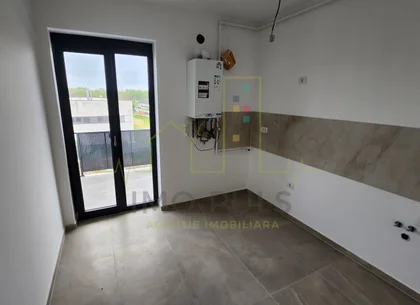 Decomandat. Balcon mare. Caramida integral.