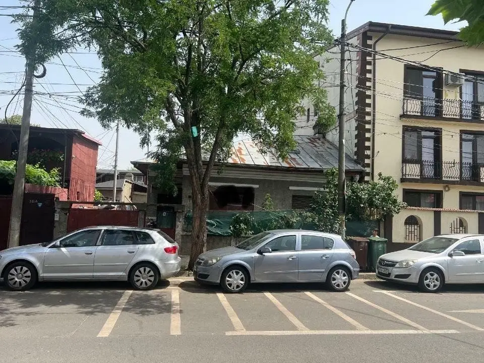 Proprietar vand casa sector 1 cu teren 340 mp