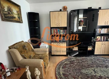 Apartament 3 camere decomandat Calea Bucuresti etaj 1/4