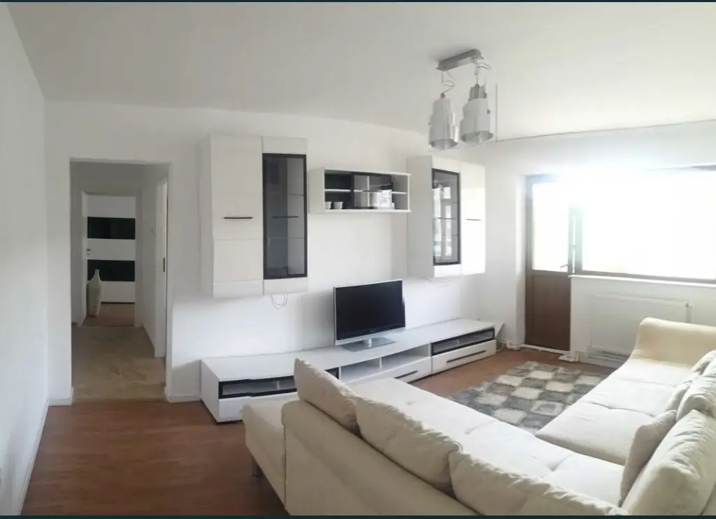 Apartament cu 3 camere de vanzare zona Tomis Nord