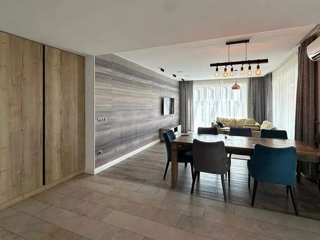 Inchiriem penthouse LUX 4 camere cu terasa de 122 mp zona Coresi