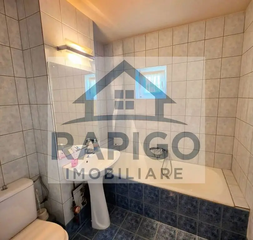 Vand apartament cu 2 camere decomandat in Calea Lipovei
