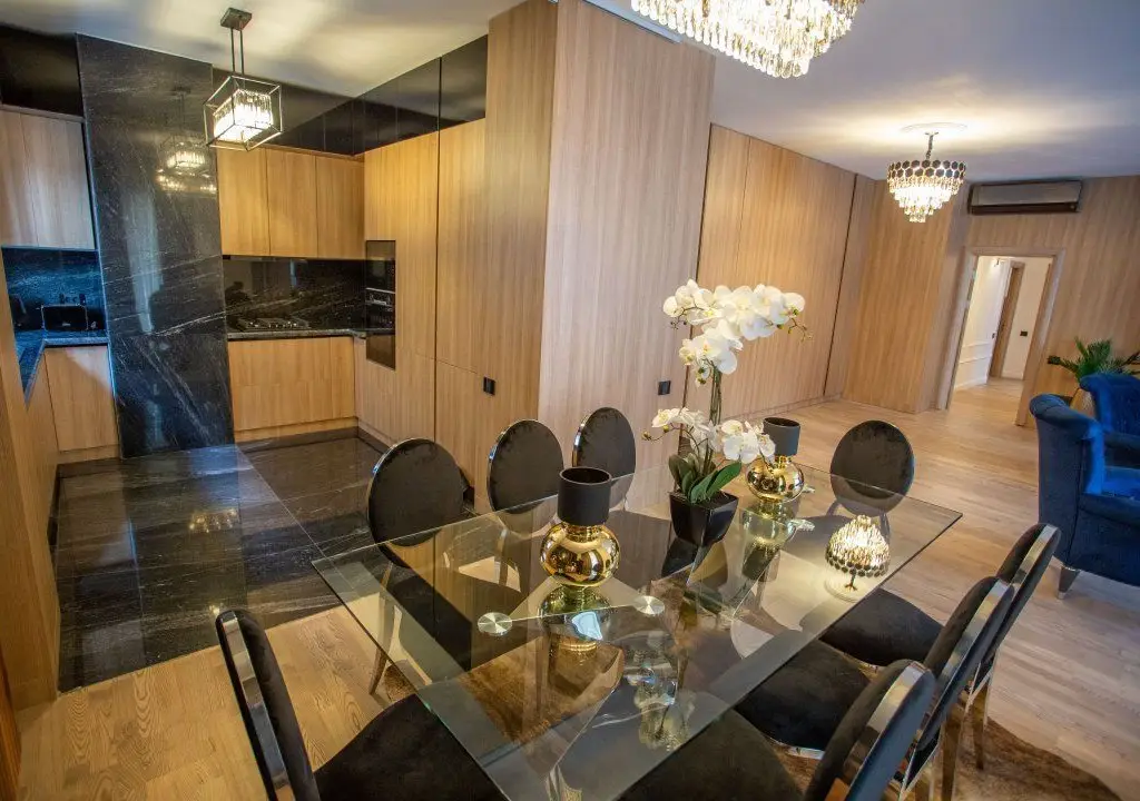DE VANZARE AP 4 CAMERE LUX, NOU