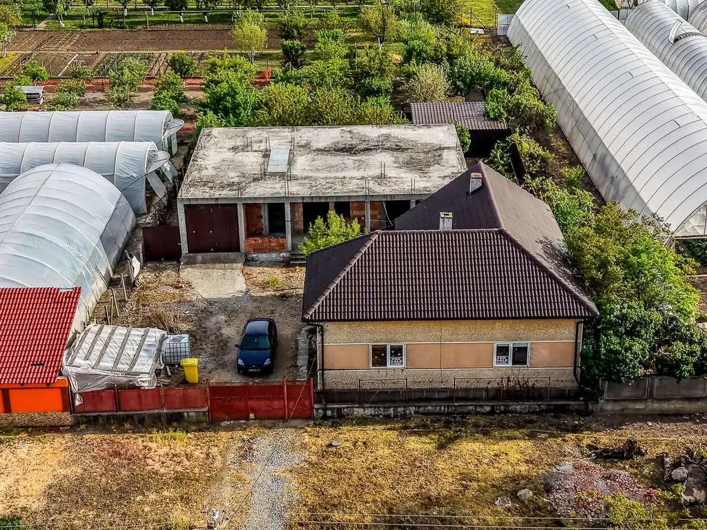 Casă finisată + casă în construcție, la același preț!