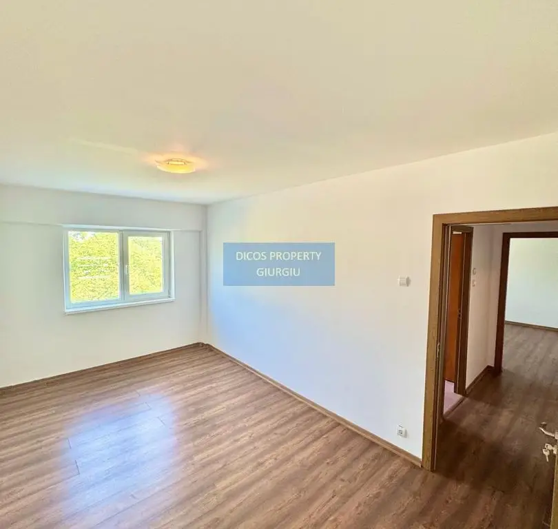 Apartament 2 camere, decomandat – Zona Centrală, bloc Lumina