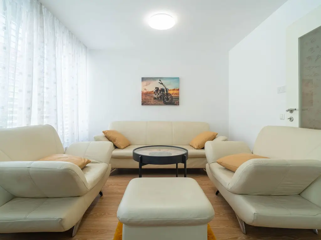 Apartament 2 camere cu lift și cheltuieli mici