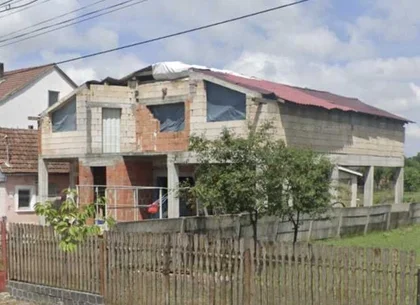 BRASADAS vinde casa la rosu + casa veche teren 14 ari Blaga.