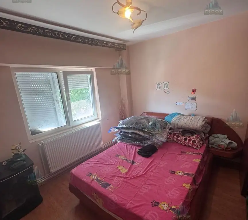 Apartament 3 camere de vânzare – Zona Centrală