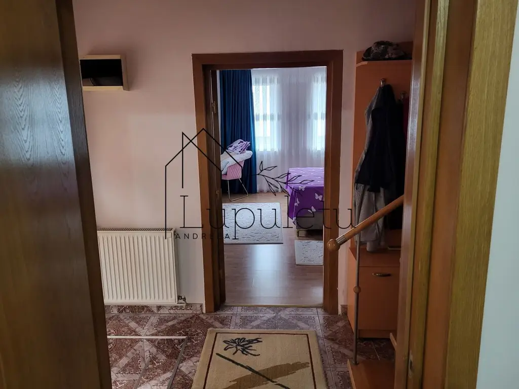 Casă de Vânzare | Piscină Interioară | Spațiu de Relaxare
